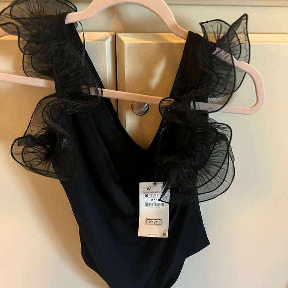 Zara Other - Ruffle Zara body suit BNOT.